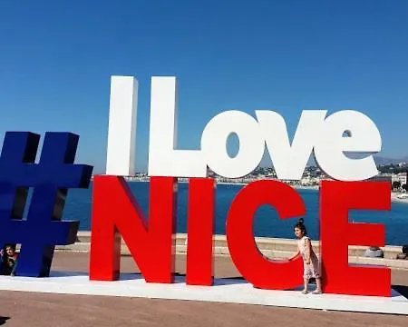 Le Californie Cote D'azur Les Pieds Dans L'eau Nice